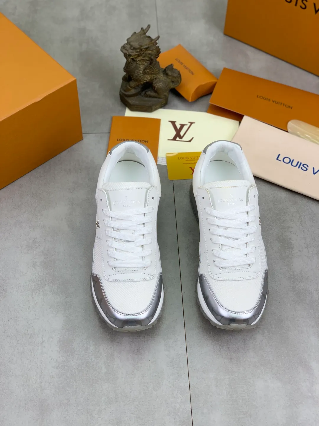 Men's men's shoes 💰P680 new style 💶[LOUIS VUITTON] (original order) new style 🍀LV Louis Vuitton * - top version of LV classic trendy shoes! Made of imported original cowhide and water-dyed cowhide lining. The latest original wear-resistant rubber combination outsole! High quality products! Multiple colors available, code number: 38-44 (45 46 customized)